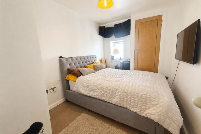 Flat 4,The Old Post Office, Houchin Street, Southampton photo 5