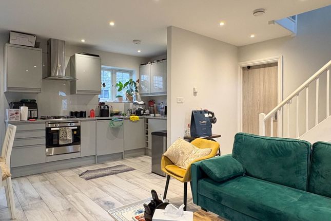 21, Carlisle Avenue, London photo 3