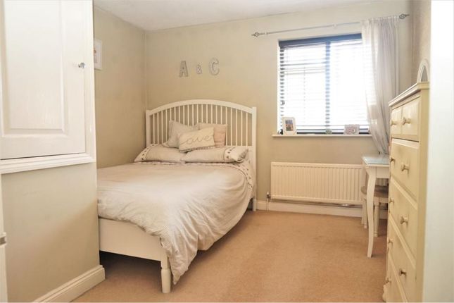 1, Ludlow Close, Newbury photo 5