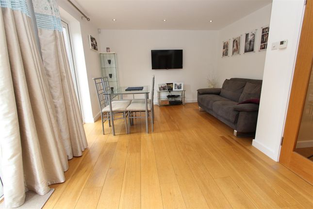 14, Caernarvon Close, Hemel Hempstead photo 4