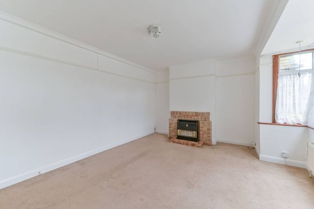 Thumbnail Flat for sale in Coombe Court, South Croydon, Croydon