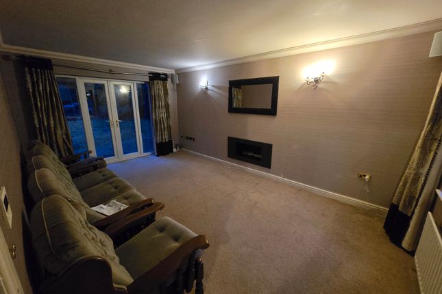 2, Dove Close, Walsall photo 4