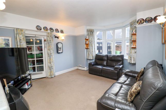 Highfield, Aldershot Road, Aldershot photo 3