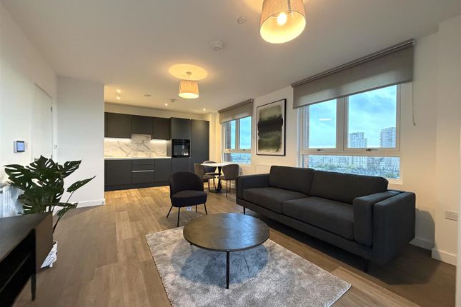 2-bed flat on 371 Horn Lane, London, £2,975/mo