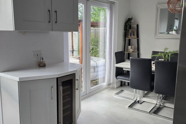129, Tavistock Road, Fleet photo 3