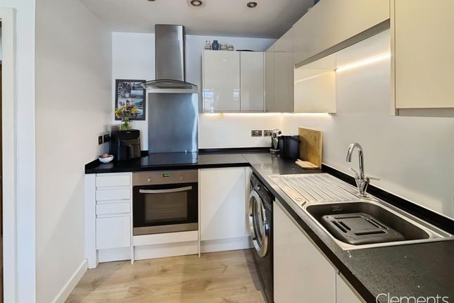 3, Normandy House, Wolsey Road, Hemel Hempstead photo 2