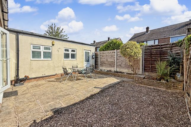 27 Parkstone Avenue, Manchester photo 4