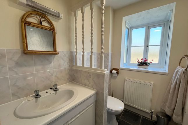 Room 4 218 Downs Barn Boulevard, Buckinghamshire photo 5