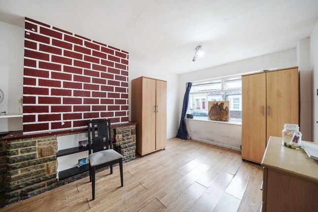 Terraced house for sale in Vernon Road, Stratford
