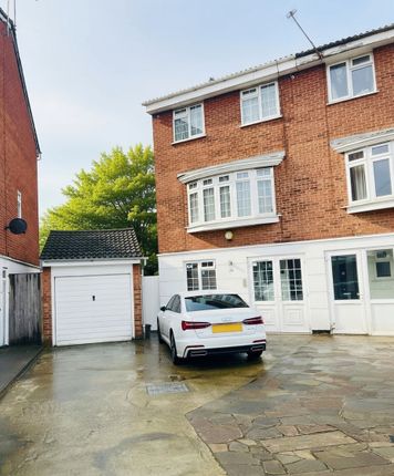 36, Firs Avenue, London N11, London photo 3