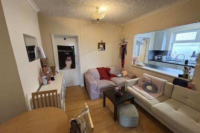 87a, Strafford Gate, Potters Bar photo 4