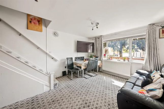 3 Gothic Court, High Street, Hayes photo 4