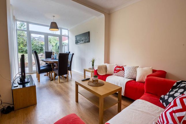 56_Hillside_Avenue_Canterbury-17