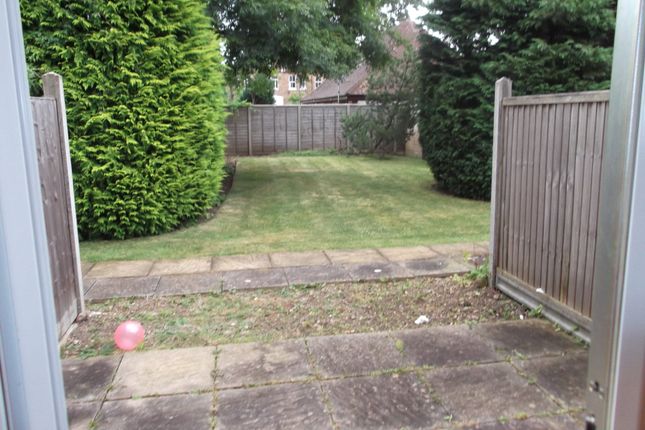 3c, Etchingham Park Road, London photo 2