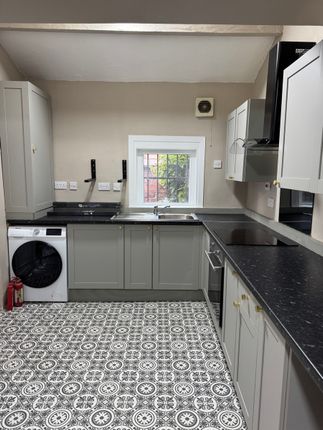 18, Rusholme Place, Manchester photo 3