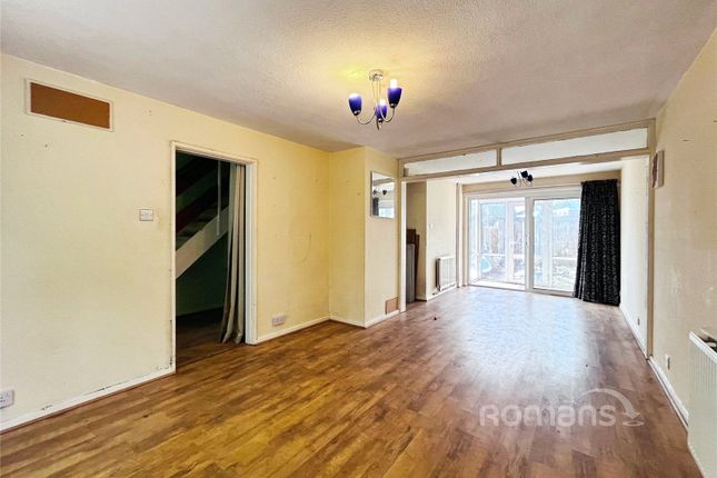 146, Caswell Close, Farnborough photo 3