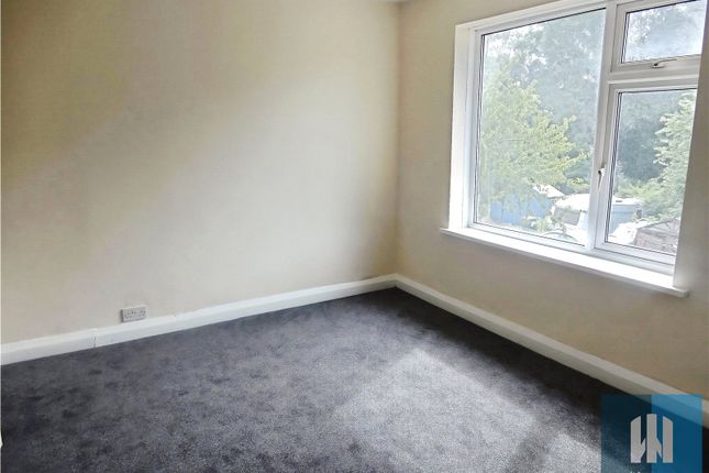 462, Leeds Road, Huddersfield photo 5