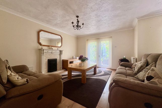 31, Swindon photo 3