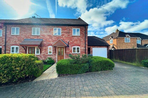 End terrace house to rent in The Furlongs, Stratford-Upon-Avon