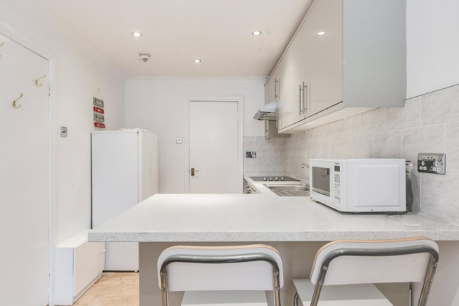 Flat 9, 36, Penywern Road, Penywern Road photo 4