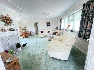 Mobile/park home for sale in Mayfield Park, Cheltenham Road, Cirencester, Gloucestershire