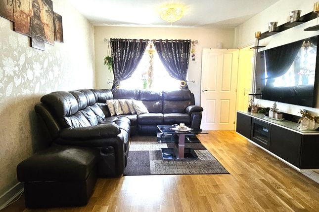 5, Bluebell Terrace, West Drayton photo 3