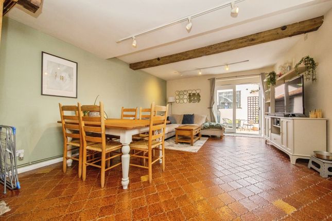 5, Sheepcote Place, Stowmarket photo 3