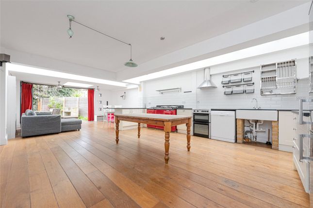 Thumbnail Terraced house to rent in Wakeman Road, London