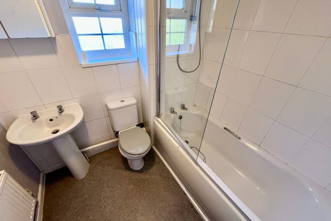 40 Eliot Close, Newport Pagnell photo 4