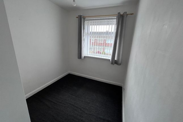 29, The Rowans, Gateshead photo 5