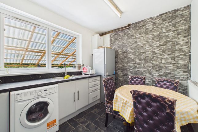 3, Wellbank Avenue, Greater Manchester photo 4
