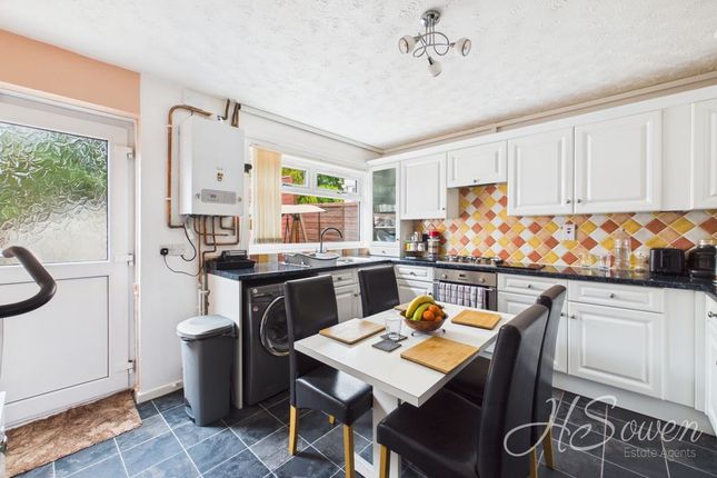 4, Glebeland Way, Torquay photo 4