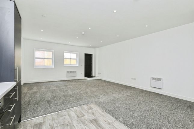 Apt 3, 4 Chapelgate, Retford, Retford photo 2