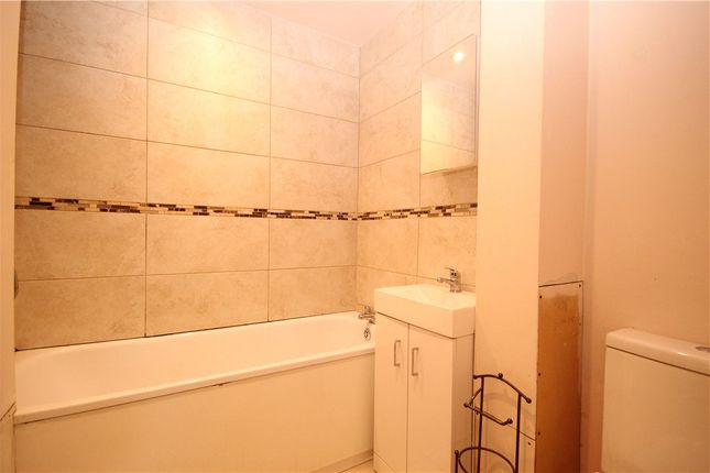 19, Scotts Court, Farnborough photo 5