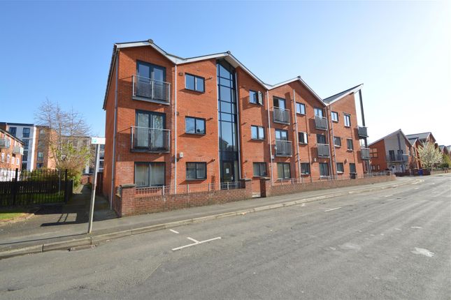 Flat to rent in 31 Loxford Street, Hulme, Manchester