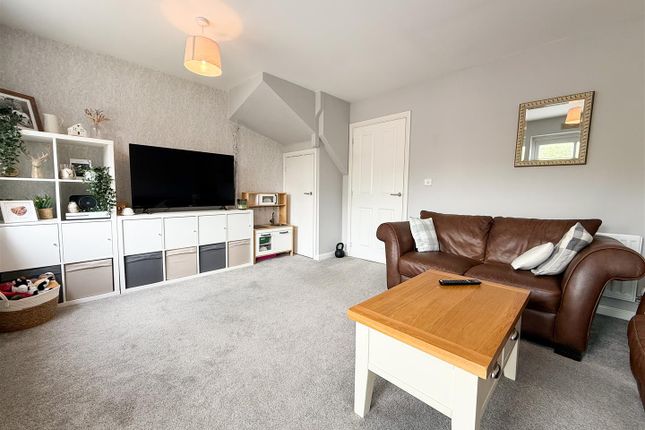 17, Geneva Way, Stoke-On-Trent photo 3