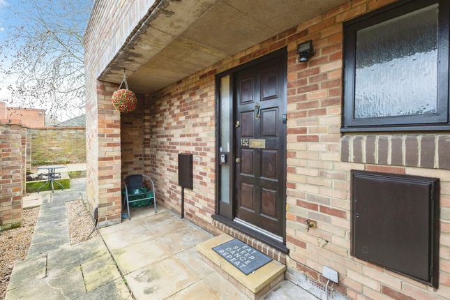 Studio flat on 152, Maiden Place, Reading, £160,000