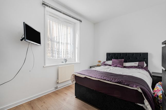 Flat 4, Godolphin House,, Tulse Hill, London photo 4