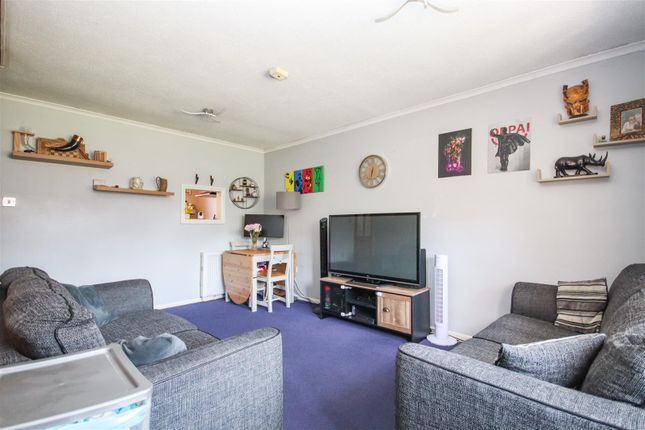 122, Portland Road, Rushden photo 4