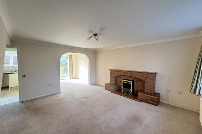 15, Linden Park, Shaftesbury photo 4