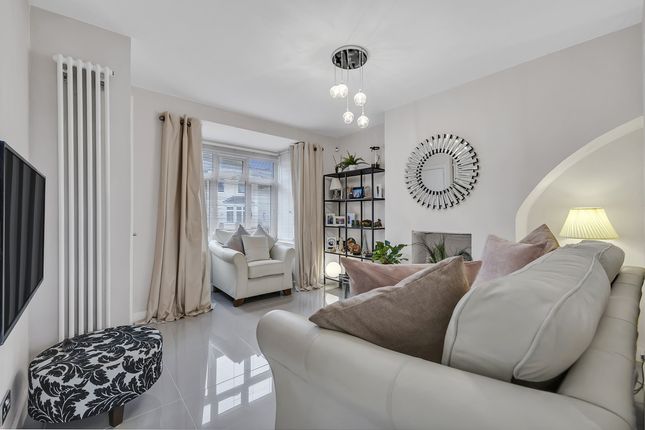 51, Cross Road, Romford photo 2