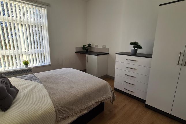 Room 8, 122, Himley Road, Dudley photo 3