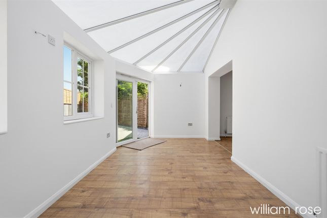 13, Retreat Way, Chigwell photo 4