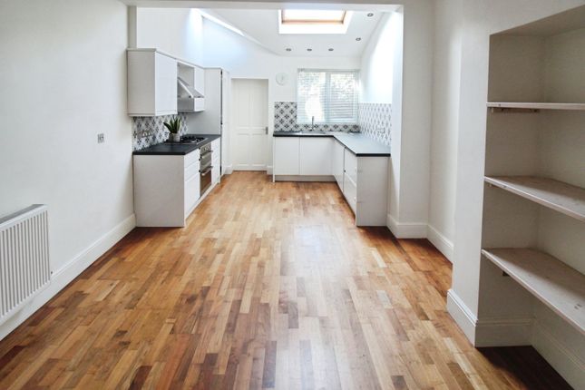 24, Wroxton Road, Birmingham photo 4