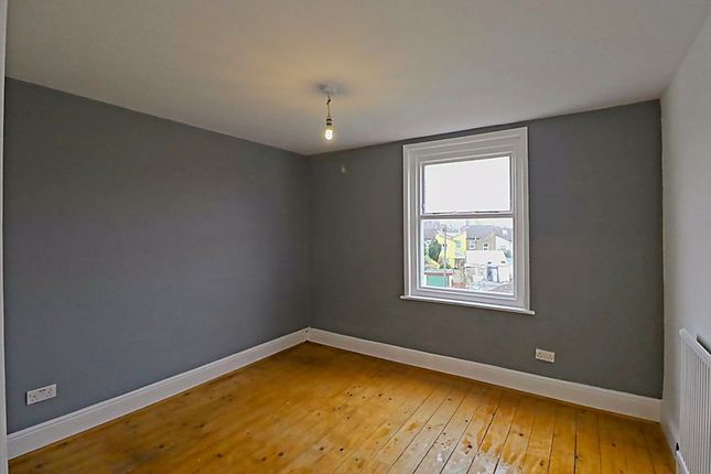 Flat 14, 14, Park Road, Westcliff-On-Sea photo 3