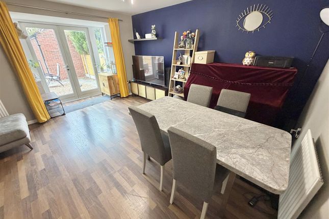 32, Turnbull Road, Altrincham photo 2