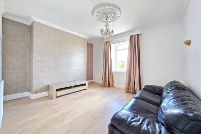 244, Blackburn Road, Rossendale photo 3
