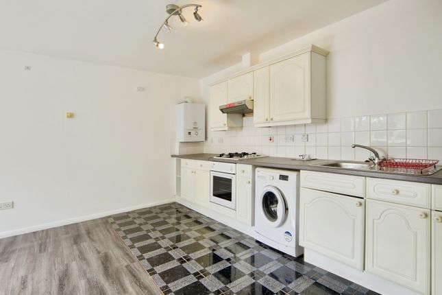 Flat 11,, Hitchman House, Romford photo 4