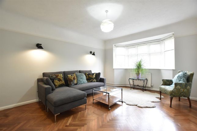 8 Hillside Road, Ashtead photo 3