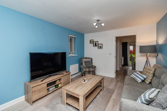 14, Tomkinson Heights, Cannock photo 3